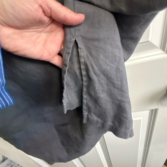 Excellent condition Ellen Tracy Gray Sleeveless linen tunic size L. Gold details - Picture 5 of 10